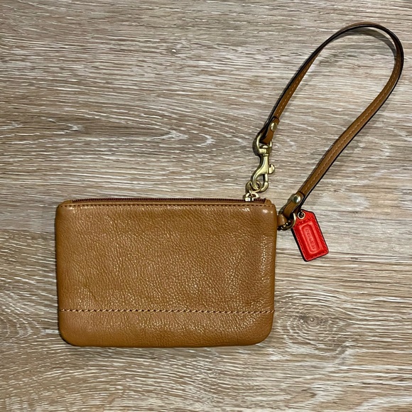 NWOT Coach Wristlet - Picture 3 of 4